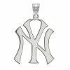 LogoArt 10k Gold New York Yankees Extra Large Pendant